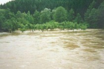 Povodeň 8.7.1997, kulminace ve 12 hod Náchod - Bražec, foto - Povodňový plán města Náchoda