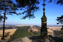 Křížový vrch v Adršpachu – úžasný Genius loci a jeden z nejkrásnějších výhledů ve východních Čechách….