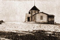 Dobrošov - původní turistická chata z roku 1895. foto: http://www.orlickehory.net/