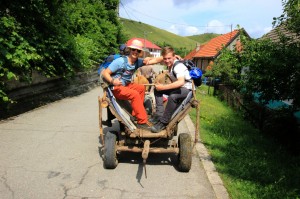 Většina šla pěšky, lenoši se vezli