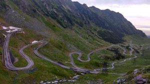 Transfagarašská silnice na severní straně hor