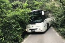 Výjezd na Eibenthal je noční můrou každého autobusáka. Ne nadarmo má každý, kdo sem přiveze autobus, v hospodě uzené kolínko na účet podniku. Jinak by sem podruhý nikoho nedostali...