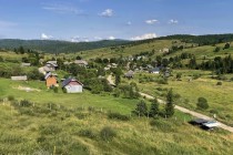 Typická karpatská ves poblíž Volovce