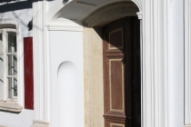 Vstupní portál s kamennými sedátky (tzv. Schnecken), Velký Dřevíč