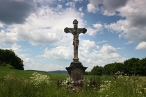 Kříž u Božkówa